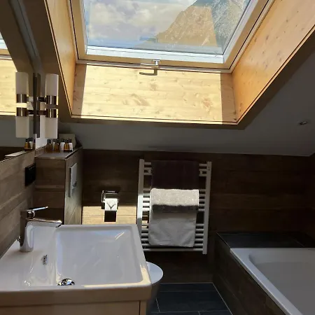 Dachsbau *